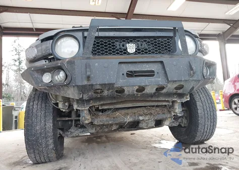 2013 Toyota Fj Cruiser z USA, uszkodzony, nr VIN JTEBU4BF7DK168956